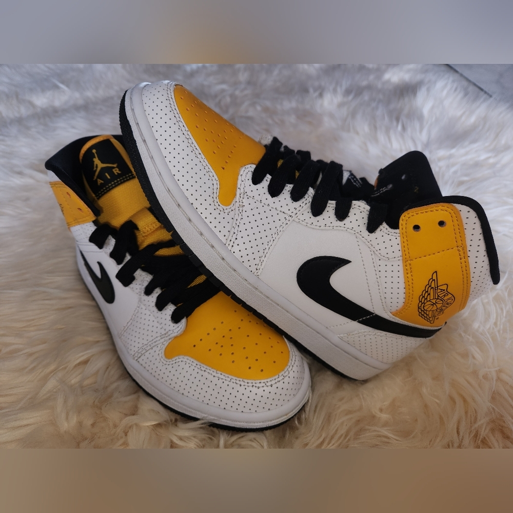 Nike Air Jordan Mid Perforated White University Gold
